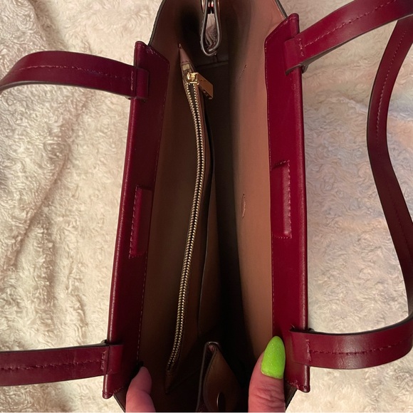 MICHAEL Michael Kors Meredith East West Bonded Leather Tote Bag in Oxblood red - Picture 9 of 16